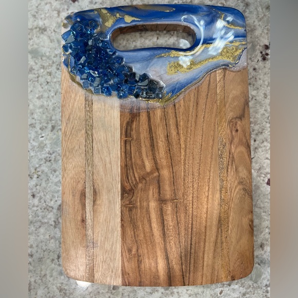 Resin cutting board - Picture 1 of 2